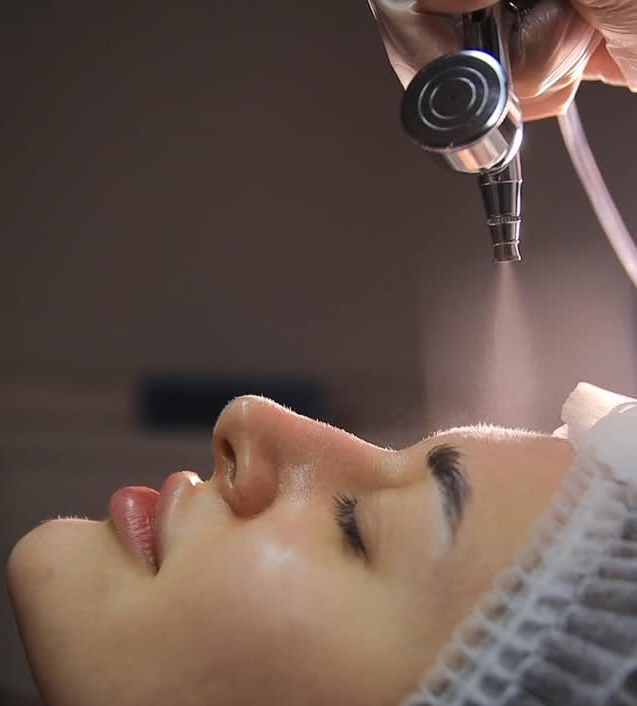 tratament personalizat intraceuticals la Lia Aesthetic Clinic